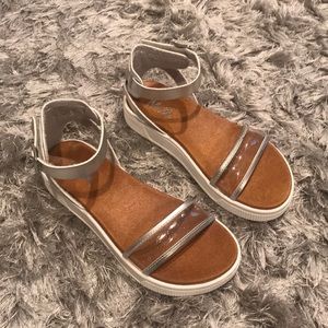 MIA size 2 white girls sandals